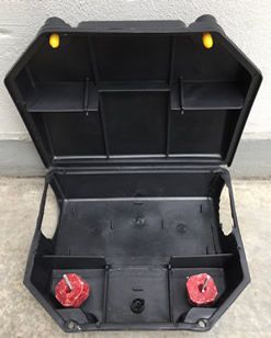 Caja cebadera con cebo raticida